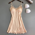 Nuisette soie glacée bretelles — Robe de nuit satin légère femme