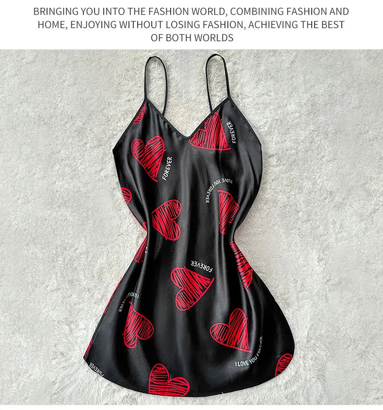 Nuisette satin imprimé lèvres — Robe de nuit mini dos nu col V